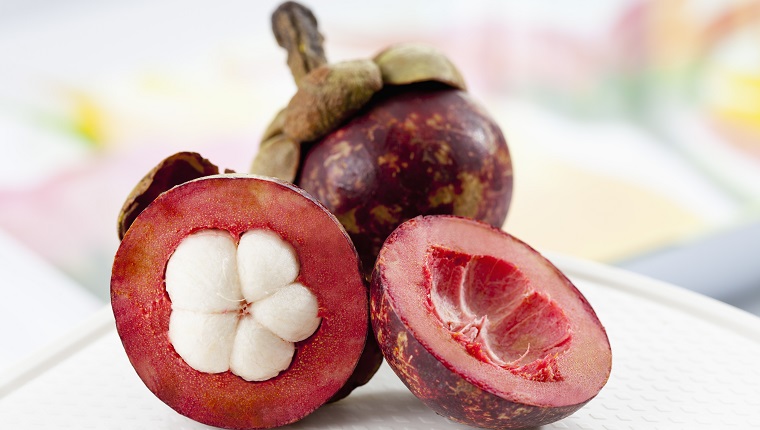 Mangostane fruit (Garcinia mangostana)