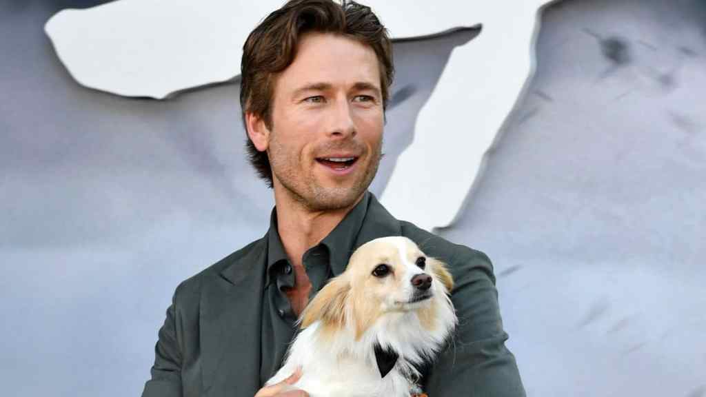 Glen Powell rescue dog
